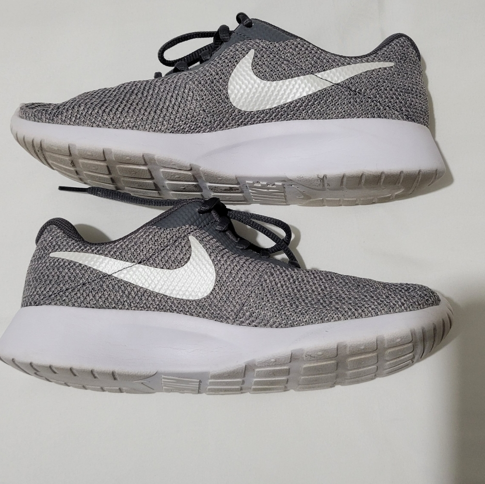 Nike Tanjun Sneakers